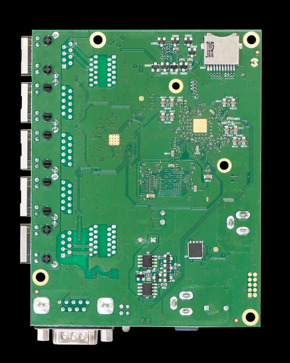 روتر MikroTik RB450Gx4، نمای دوم