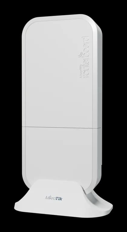نمای روبه‌رو اکسس پوینت MikroTik wAP ax روی پس‌زمینه ساده